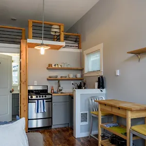 Kabino's Tiny House: Cozy Loft In Holiday home